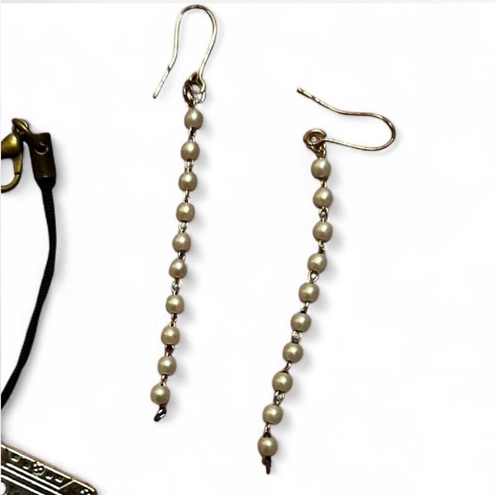 Elegant Gold Pearl Drop Earrings